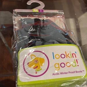 Lookin good small petite nwt gray black attic winter proof boots